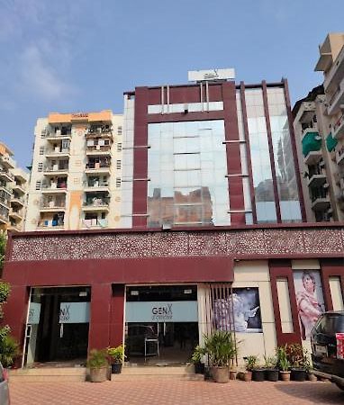 Genx Le Crescent Ghaziabad Otel Dış mekan fotoğraf