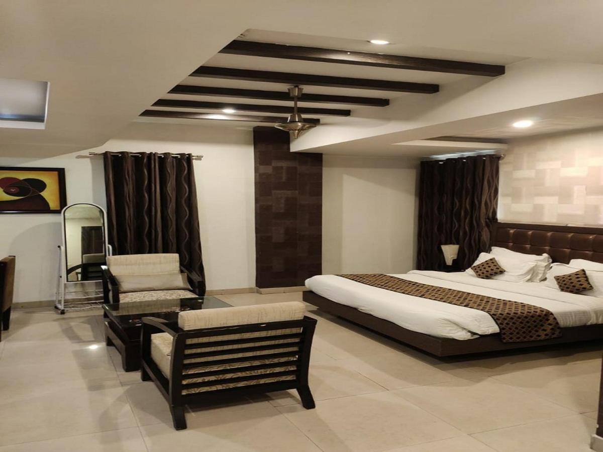 Genx Le Crescent Ghaziabad Otel Dış mekan fotoğraf