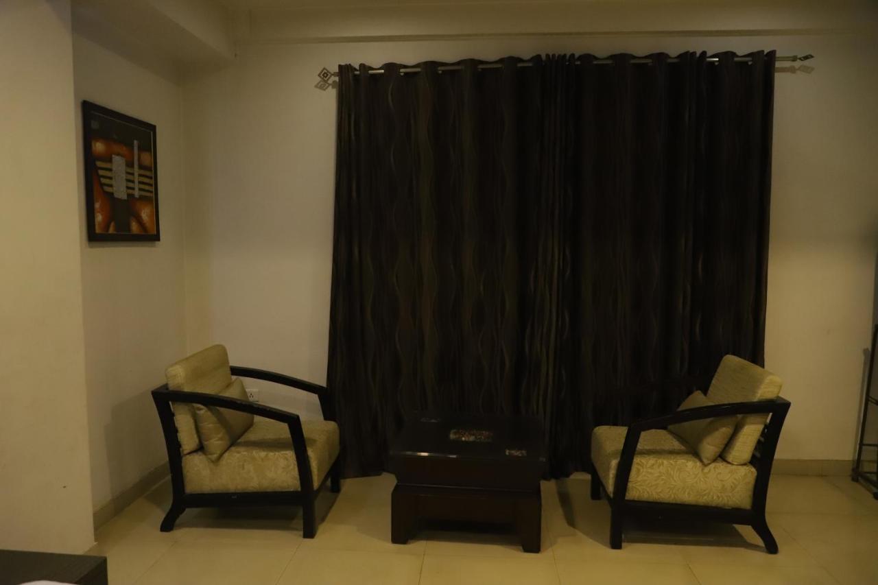 Genx Le Crescent Ghaziabad Otel Dış mekan fotoğraf