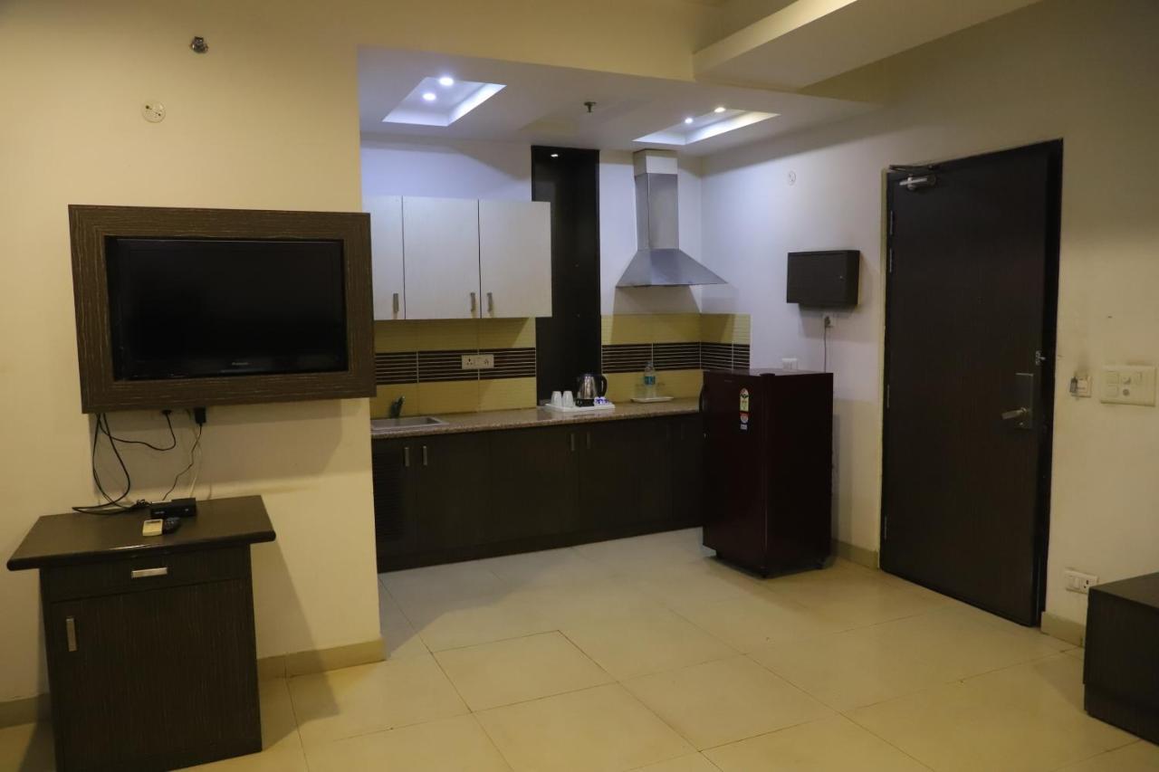 Genx Le Crescent Ghaziabad Otel Dış mekan fotoğraf