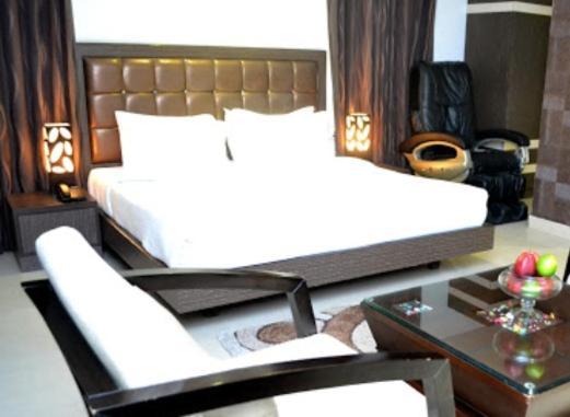 Genx Le Crescent Ghaziabad Otel Dış mekan fotoğraf