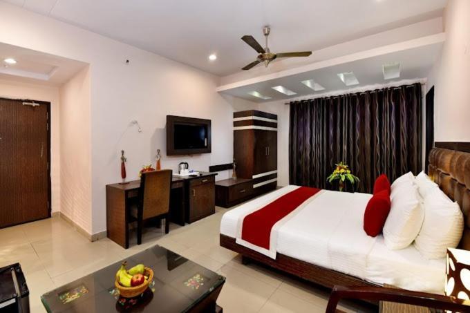 Genx Le Crescent Ghaziabad Otel Dış mekan fotoğraf