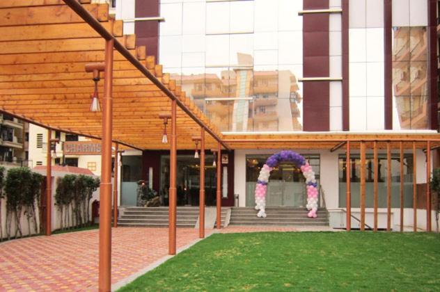 Genx Le Crescent Ghaziabad Otel Dış mekan fotoğraf