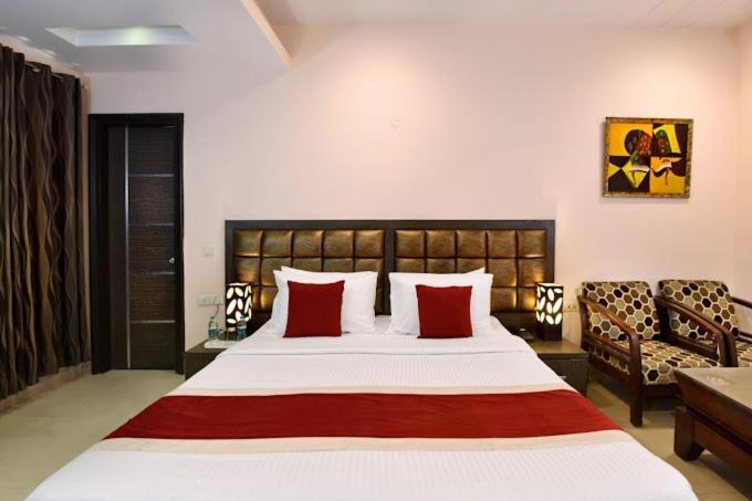 Genx Le Crescent Ghaziabad Otel Dış mekan fotoğraf