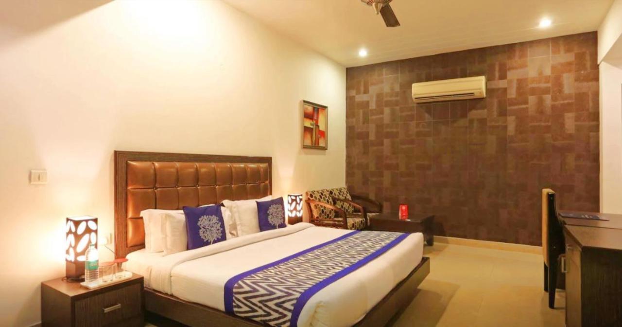 Genx Le Crescent Ghaziabad Otel Dış mekan fotoğraf
