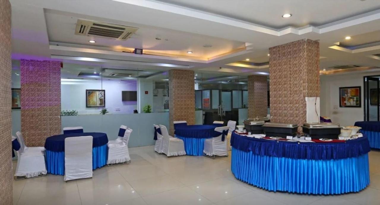Genx Le Crescent Ghaziabad Otel Dış mekan fotoğraf