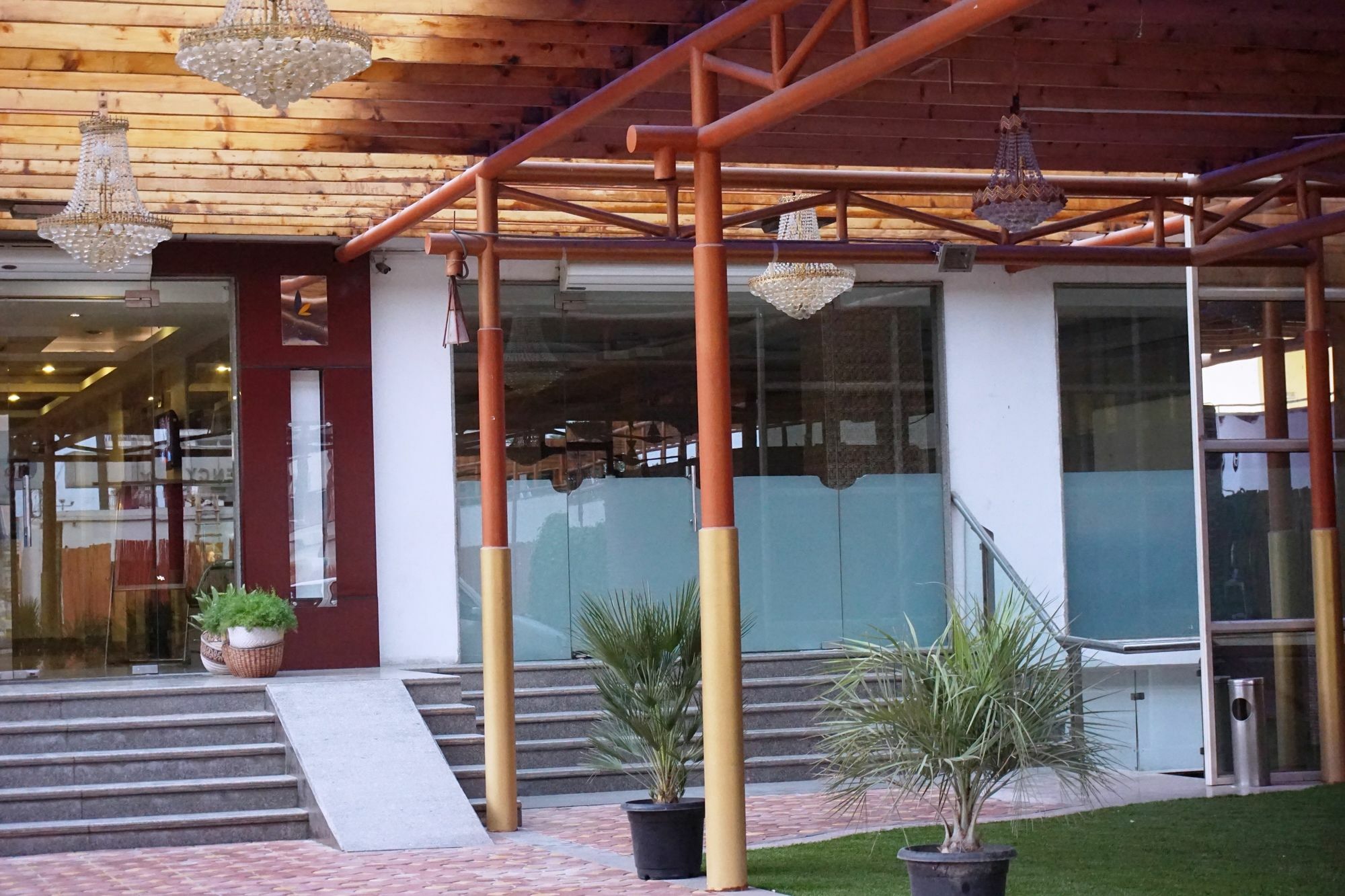 Genx Le Crescent Ghaziabad Otel Dış mekan fotoğraf