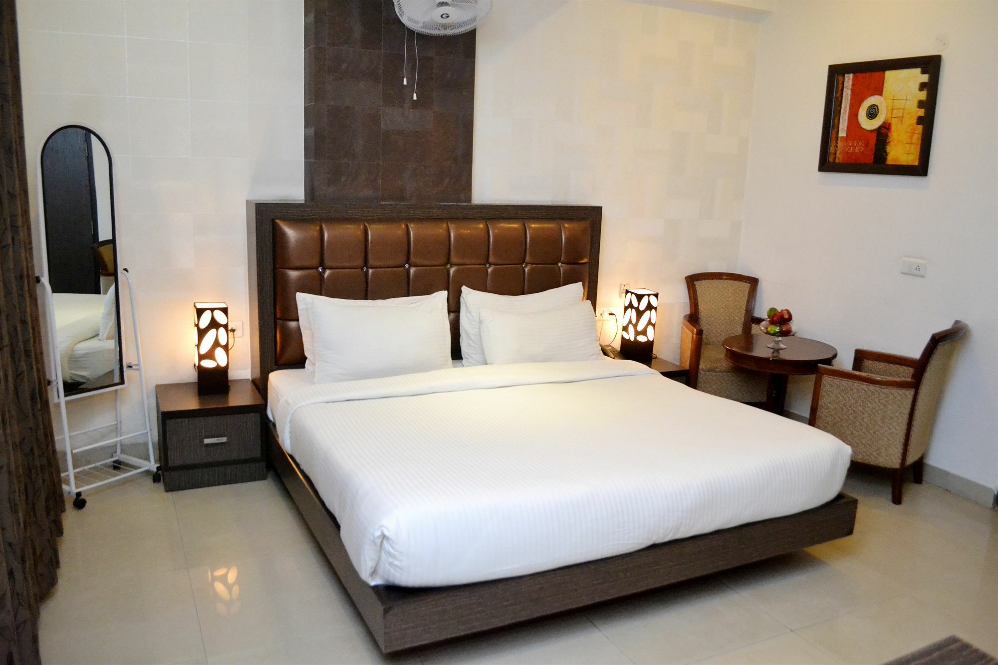Genx Le Crescent Ghaziabad Otel Dış mekan fotoğraf