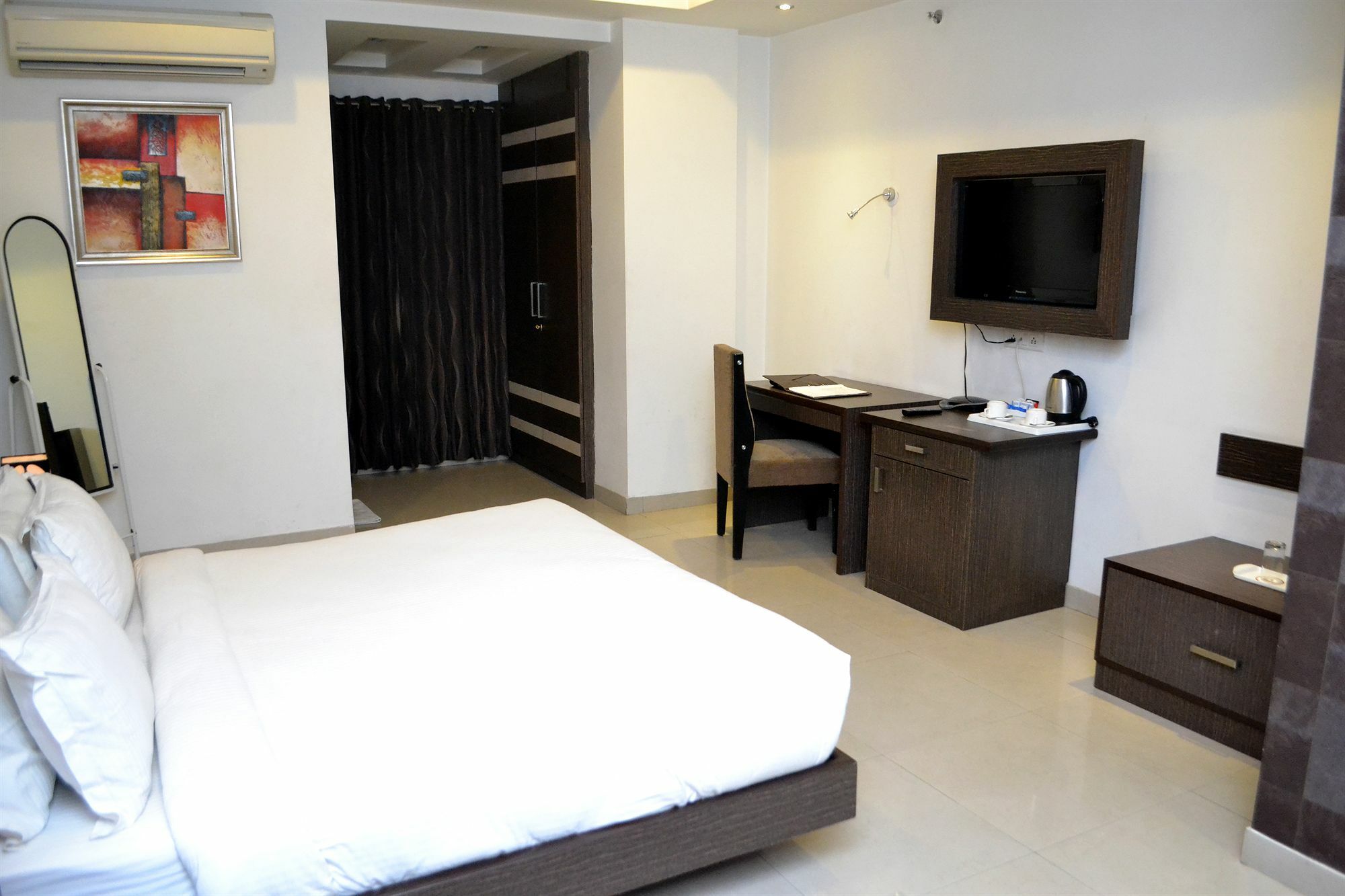 Genx Le Crescent Ghaziabad Otel Dış mekan fotoğraf