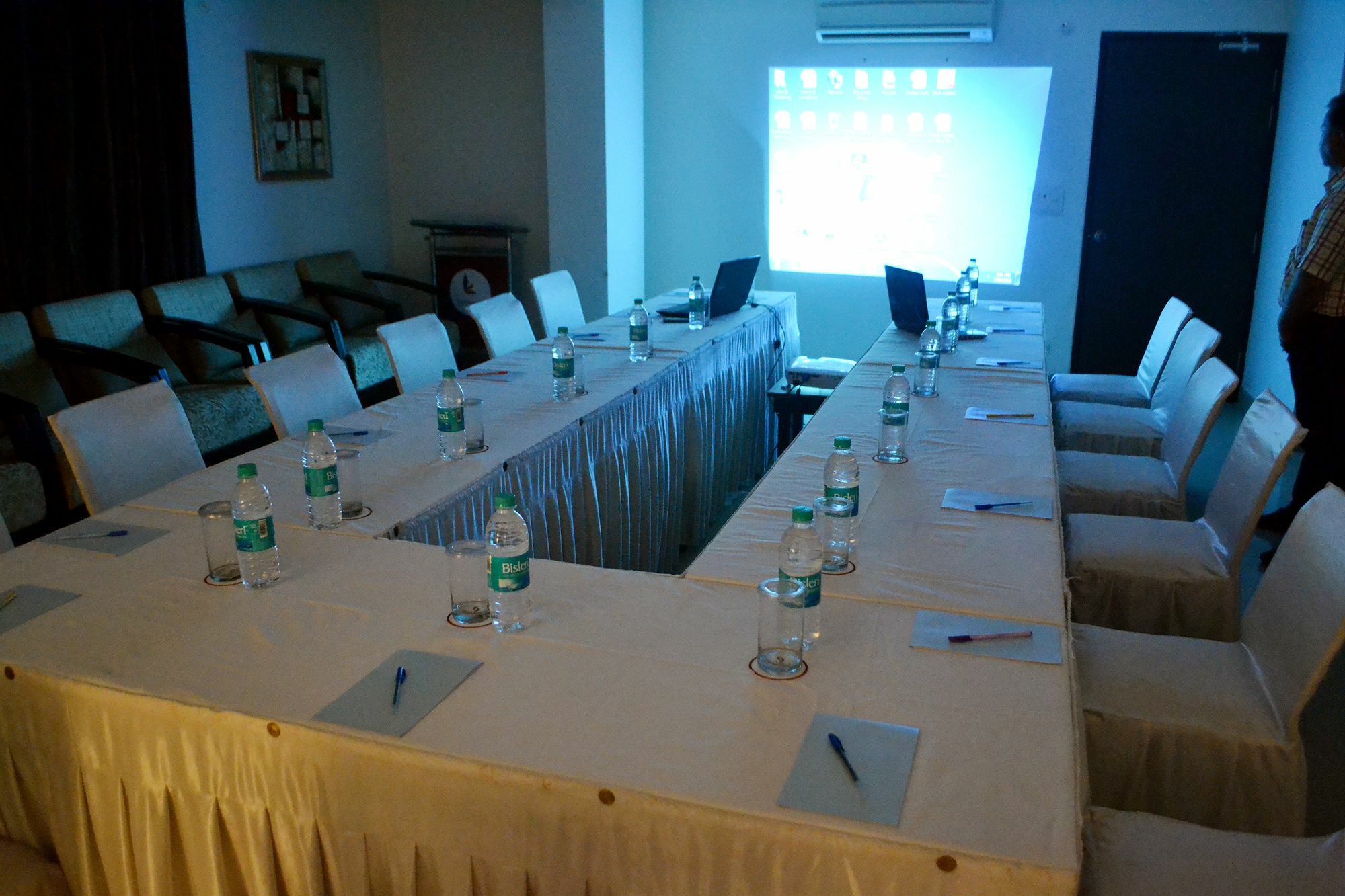 Genx Le Crescent Ghaziabad Otel Dış mekan fotoğraf