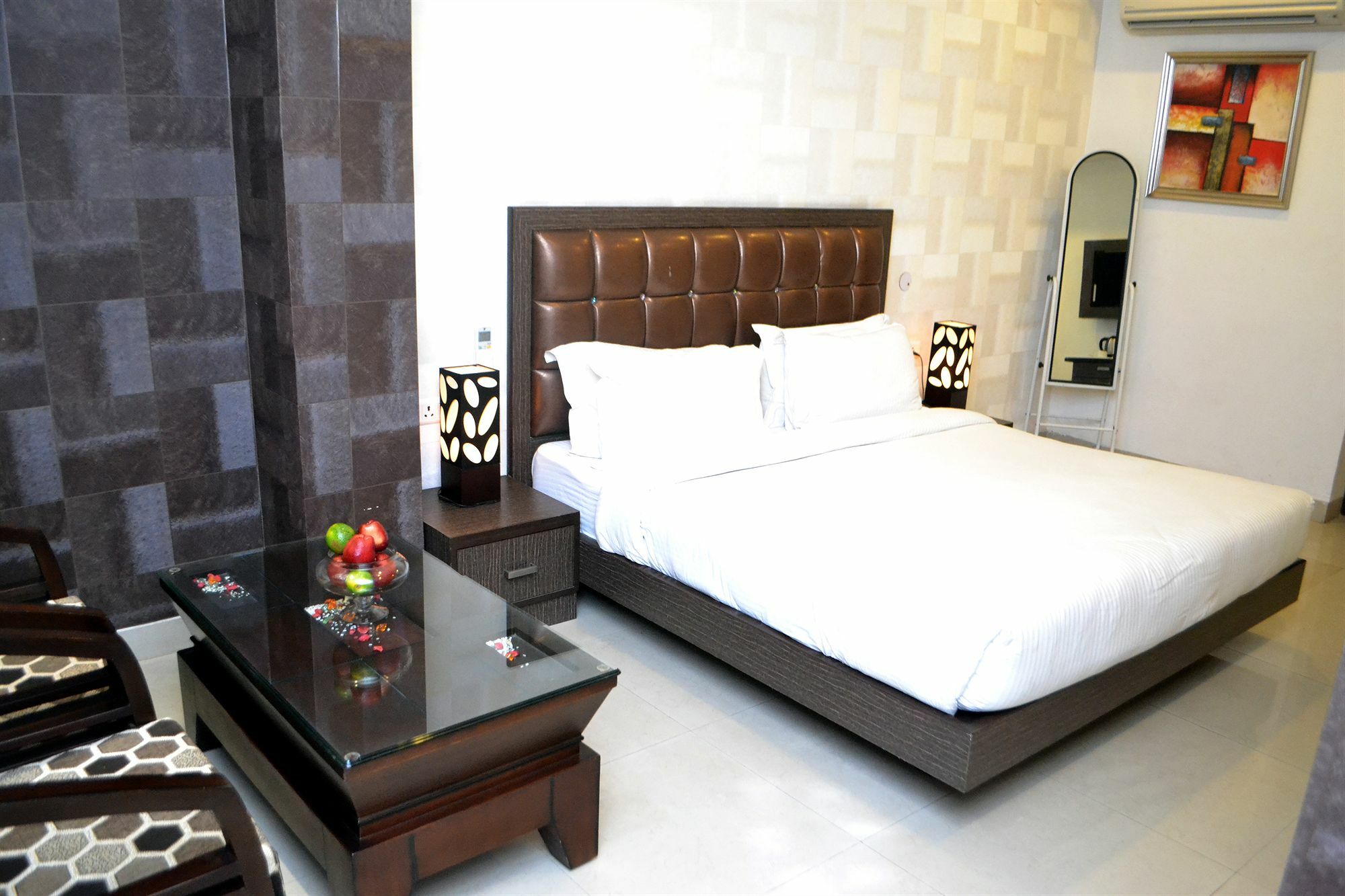 Genx Le Crescent Ghaziabad Otel Dış mekan fotoğraf
